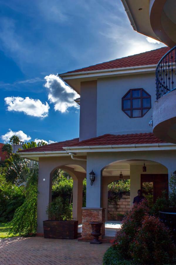 Akasu Bed And Breakfast Kampala Exterior foto