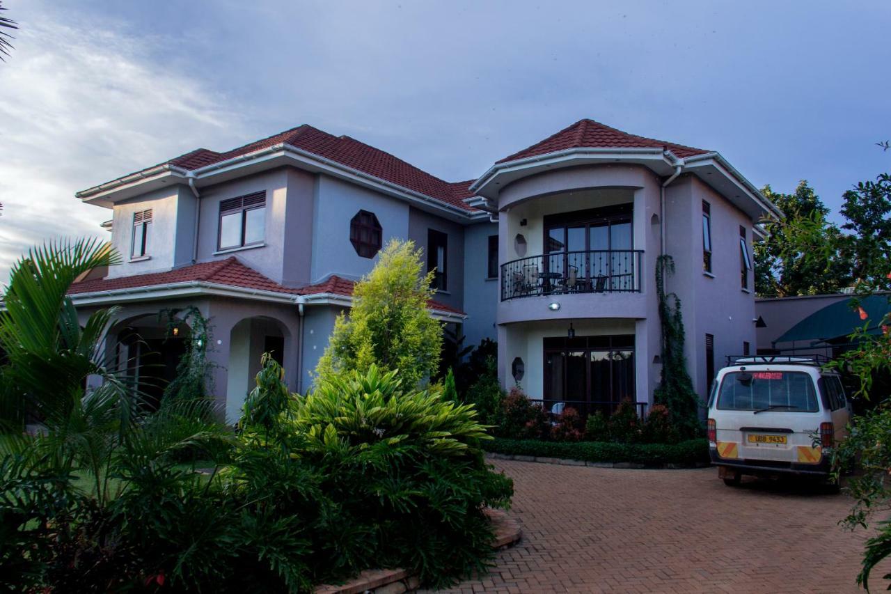Akasu Bed And Breakfast Kampala Exterior foto
